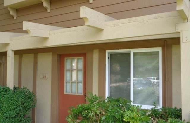 PRE-LEASE! 2 bed 1.5 Bath Condo at The Wimbledon! - 3353 Madison Avenue, Boulder, CO 80303