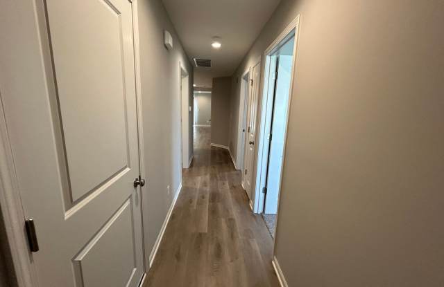 651-653 Fall Meadow photos photos