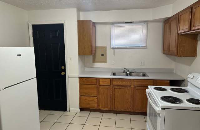 2 Bedroom 1 bath Crescent St. Duplexes photos photos