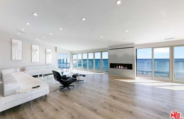 25216 Malibu Rd Gallery 2