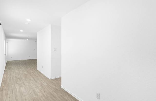 422 De Herrera Gallery 2