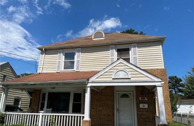 1620 Roanoke Avenue photos photos
