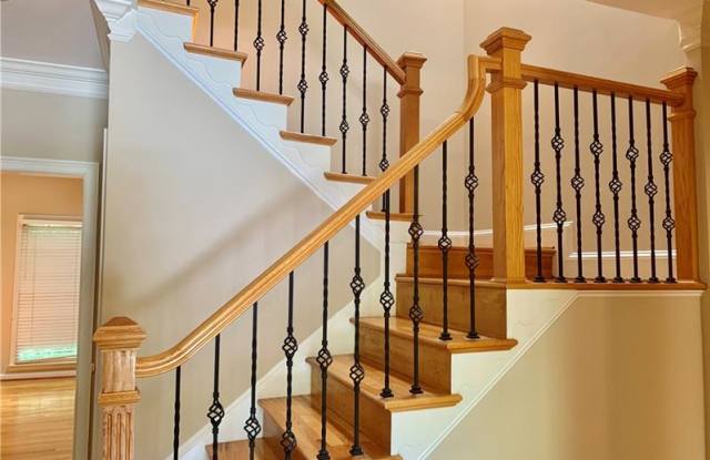 5132 Bedford Oaks Place Gallery 3