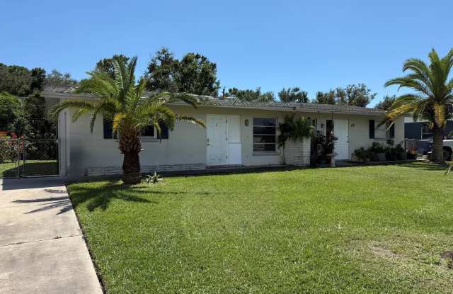 474 Briarwood Road - 474 Briarwood Road, Venice Gardens, FL 34293