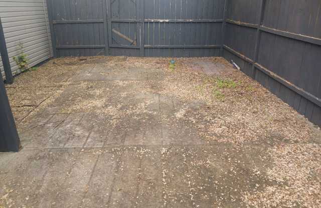 Nice 3 bed 1 bath house with large garage and basement!!! Gallery 4
