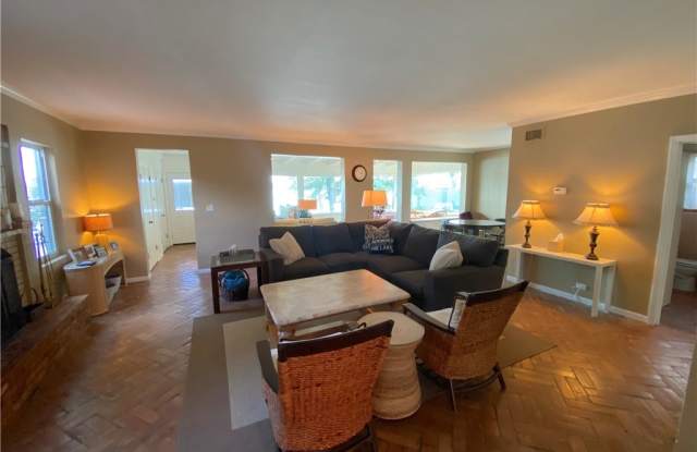523 Ski Lodge Gallery 3