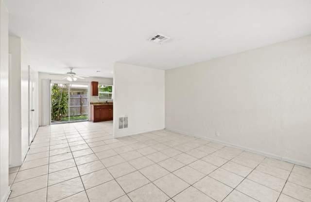 143 W 28th Street Riviera Beach FL 33404 Gallery 4