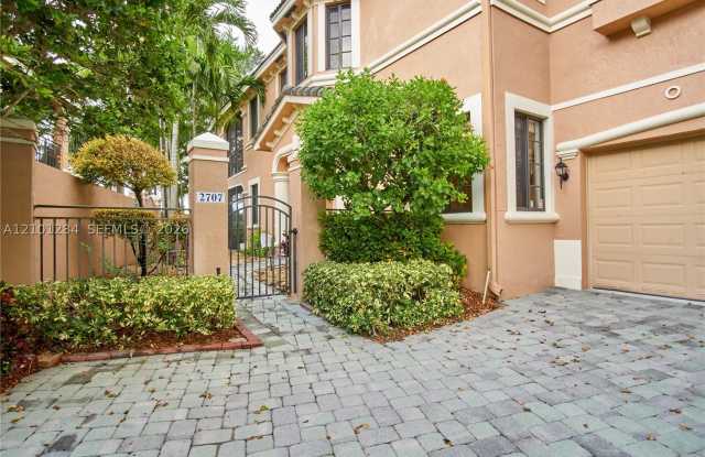 2707 Center Ct Dr Gallery 3