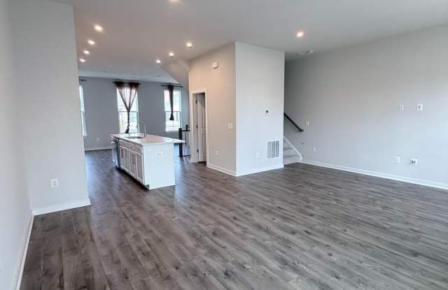 17958 WOODS OVERLOOK Drive Gallery 4