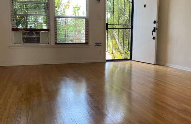 g2406 Gallery 1