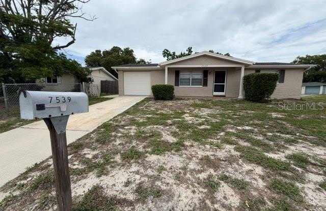 7539 GULF HIGHLANDS Drive Gallery 1