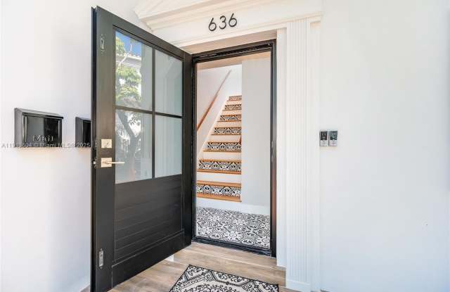 636 Malaga Ave - 636 Malaga Avenue, Coral Gables, FL 33134