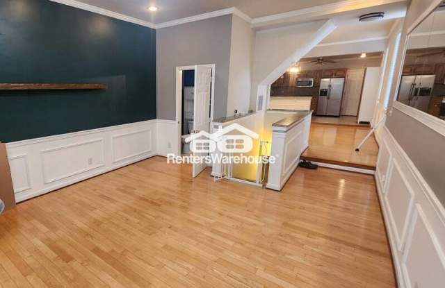 532 E 35th St photos photos