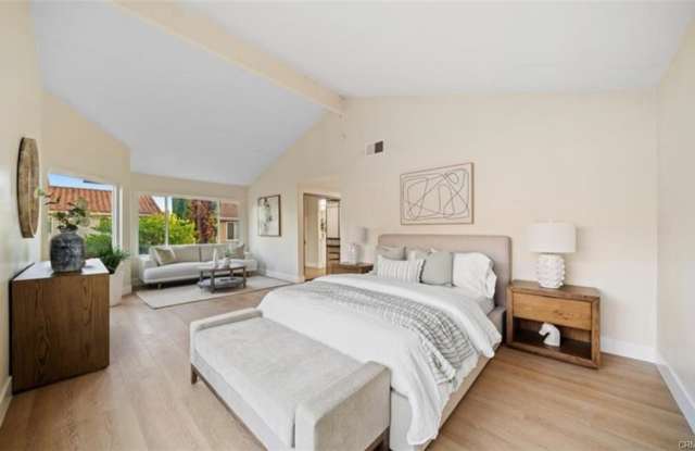 11 Seville - 11 Seville, Irvine, CA 92620