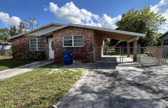 6200 NW 16th St photos photos