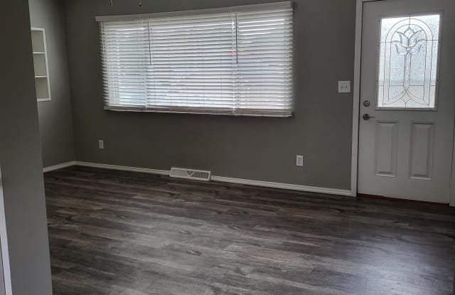 1228 W Lombard Gallery 2