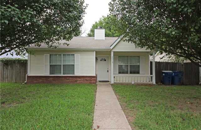 207 16th  ST - 207 Southeast 16th Street, Bentonville, AR 72712