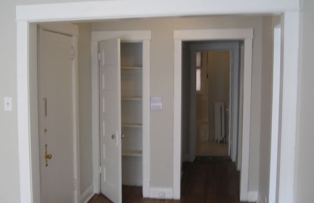 1708 W Glenlake - 3 Gallery 3