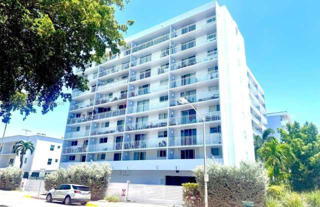 1045 10th St photos photos