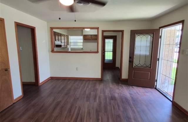 1402 BEHRMAN Avenue Gallery 2
