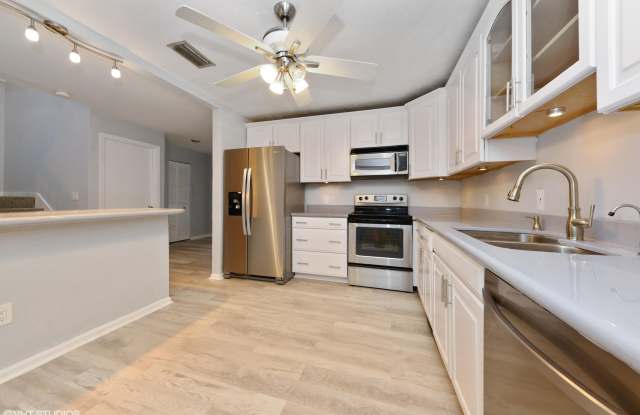 6696 Canary Palm Circle Gallery 3