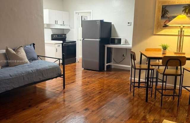 1289 Marseille Dr photos photos