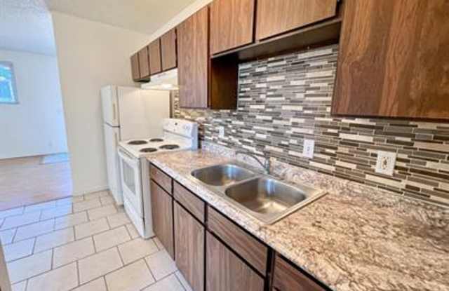2112 Campus Drive #1 Gallery 4