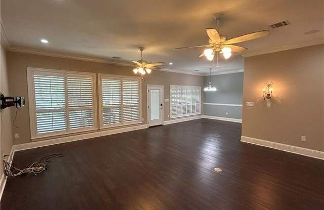 715 WINTERBERRY Drive Gallery 3