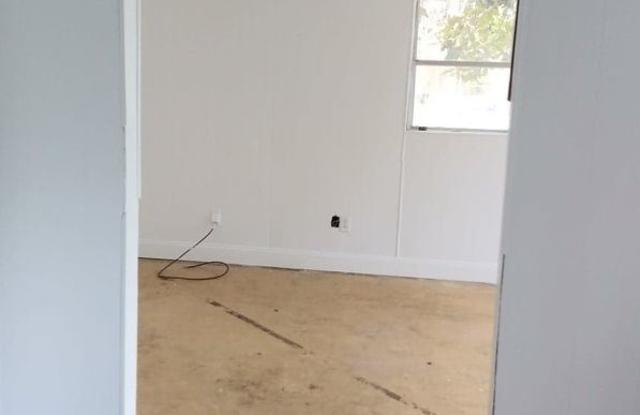 5335 Seaboard Avenue Gallery 2