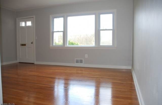 88 Rosedale Ave Gallery 3