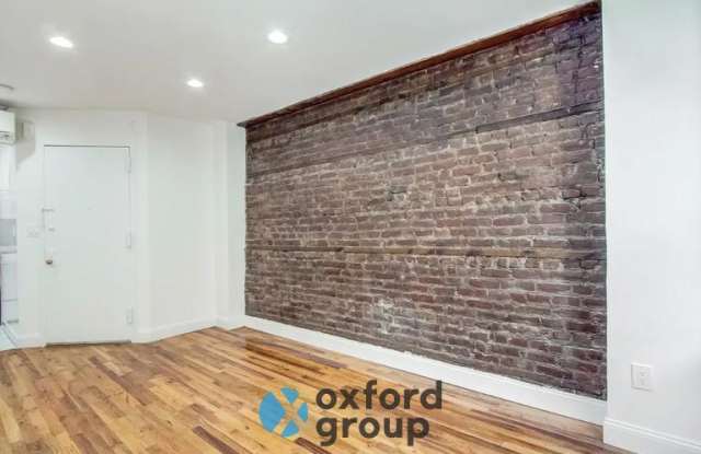 264 East 10th Street Gallery 3
