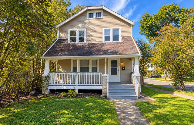 Charming 3-Bedroom West Akron Colonial with 1.5 Baths, Covered Porch & Full Basement! Gallery 1