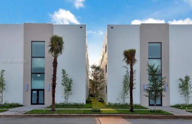 829 SW 18th Ave photos photos