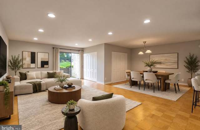 3 STONEHENGE CIR #3 Gallery 1
