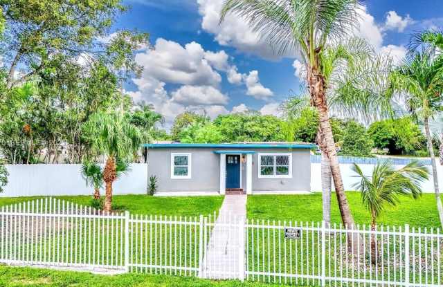 14920 Garfield Dr - 14920 Garfield Drive, Leisure City, FL 33033