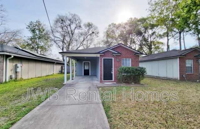 1327 Pangola Dr photos photos