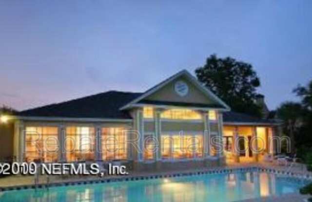 13703 Richmond Park Drive Gallery 4