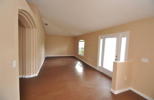 65 ROLLING FERN Drive Gallery 3