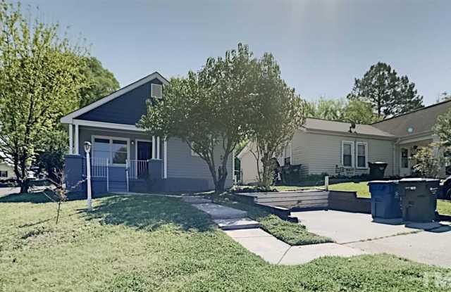 **Cozy Updated Bungalow near Downtown Durham** photos photos