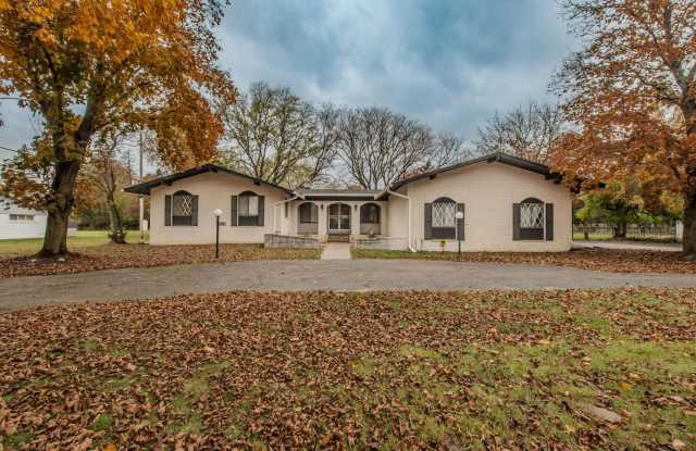 22745 Wrexford Drive - 22745 Wrexford Drive, Southfield, MI 48033