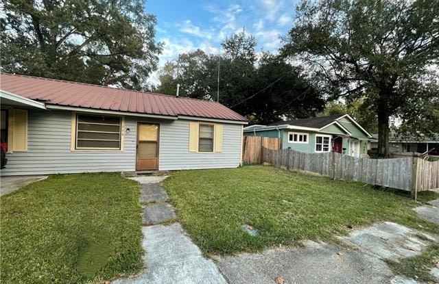 208 N SCANLAN Street photos photos