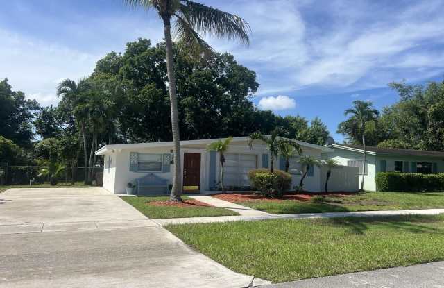 4052 Collin Drive Gallery 1