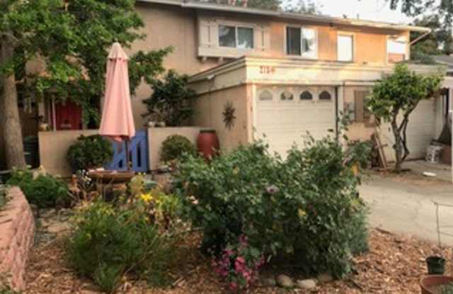 Cozy home blocks from the beach in Leucadia in a quiet cul-de-sac photos photos