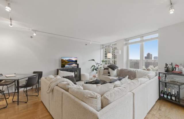 345 North LaSalle Drive photos photos