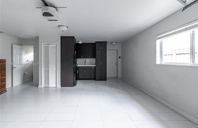 11940 SW 81st Rd - 11940 Southwest 81st Road, Pinecrest, FL 33156