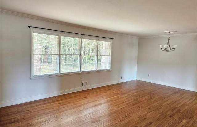 4882 Happy Hollow Road Gallery 3
