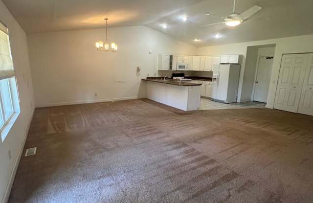 RECENTLY LISTED RENTAL! Gallery 3