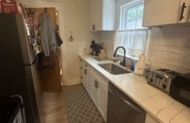 1287 Idlewood Avenue - 1- Down Gallery 2