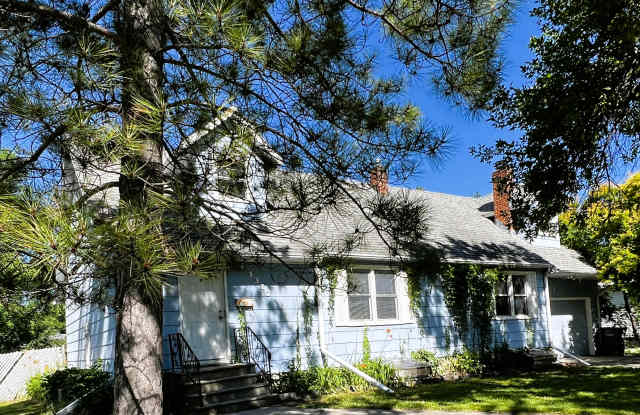 1317 3rd St S photos photos