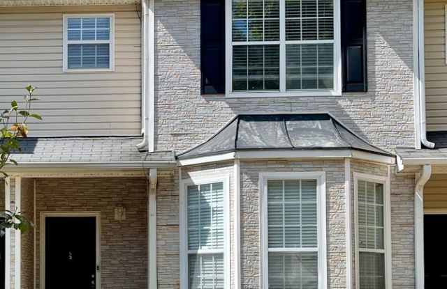 Updated 3 Bed/2.5 Bath Town Home Located In Hampton! photos photos